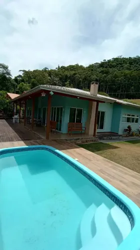 Casa de campo, 4 quartos, com 230m², condomínio fechado, em Marechal Floriano.;