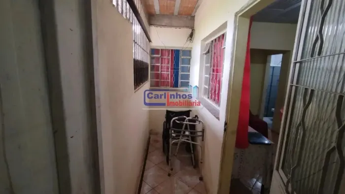 Lote à venda com 3 casas independentes no bairro Sapucaia 2 - Contagem MG
