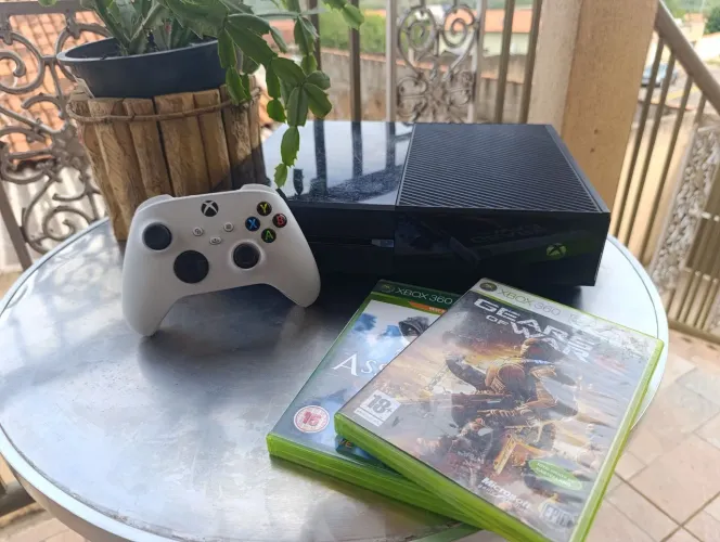 Xbox One FAT 1Controle e 2Jogos