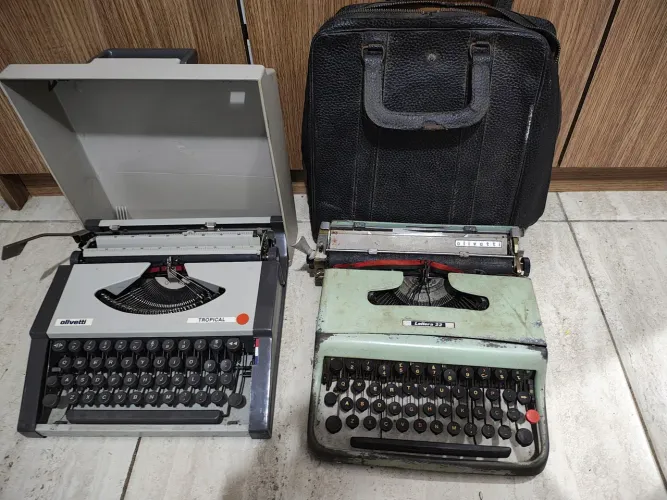 2 máquina de Escrever Olivetti