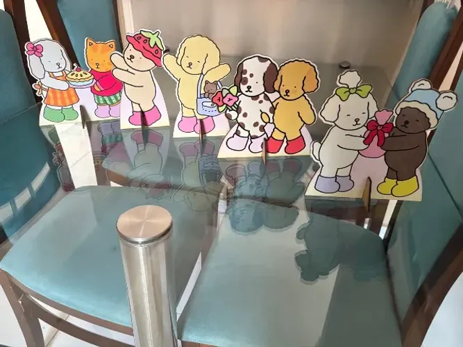 5 Displays Bobie Goods para mesa de aniversário  em MDF.