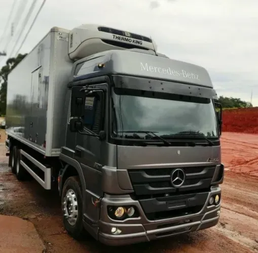 Mb Atego 2426 baú frigorífico 