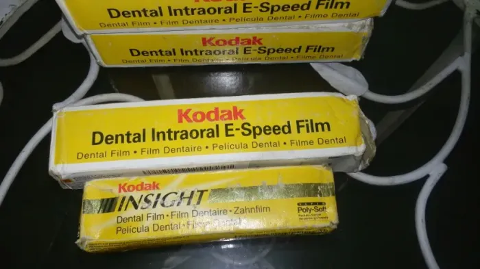 Filme E-SPEED  Kodak caixa  com 150 PELÍCULAS 