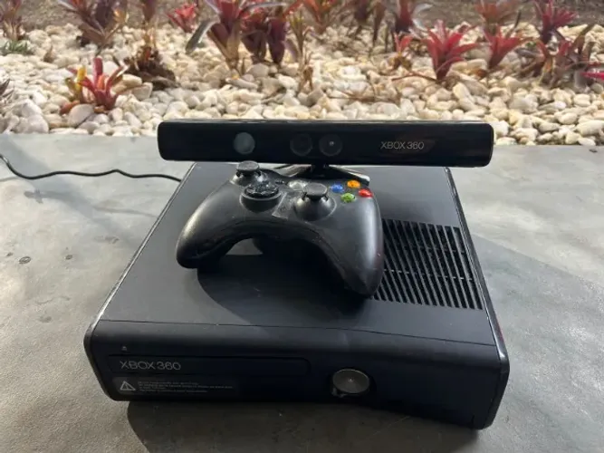Xbox 360 + Kinect + Controle + 4 Jogos Originais. Completo- Usado