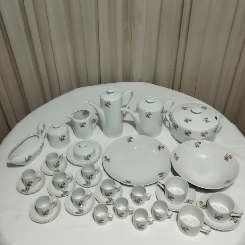 Conjunto de chá, café e bolo em porcelana SRS