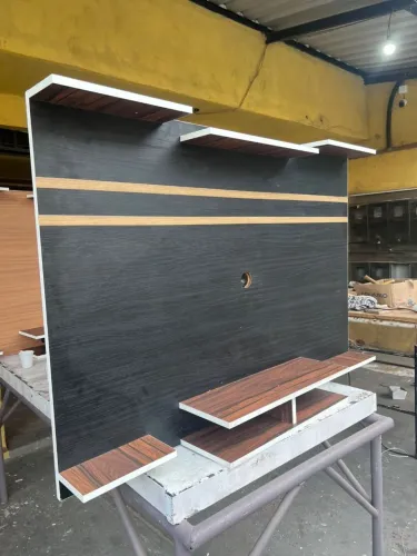 Painel para TV com prateleiras 088