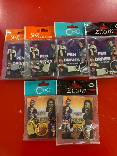 Pen Drive já gravado de 8gb mais de 1200 músicas variadas, também temos gospel