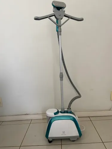PASSADEIRA A VAPOR ELECTROLUX GTS10 220v ADESIVO DE PROTEÇÃO DE FABRICA  TODOS ACESSORIOS