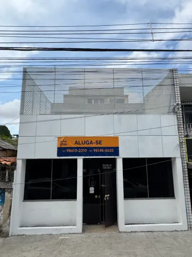 Prédio comercial de 3 pavimentos - Marco