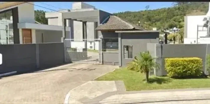 Terreno em condomínio fechado na Cachoeira do Bom Jesus Florianópolis