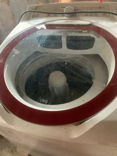 Máquina Brastemp com defeito para retirar logo