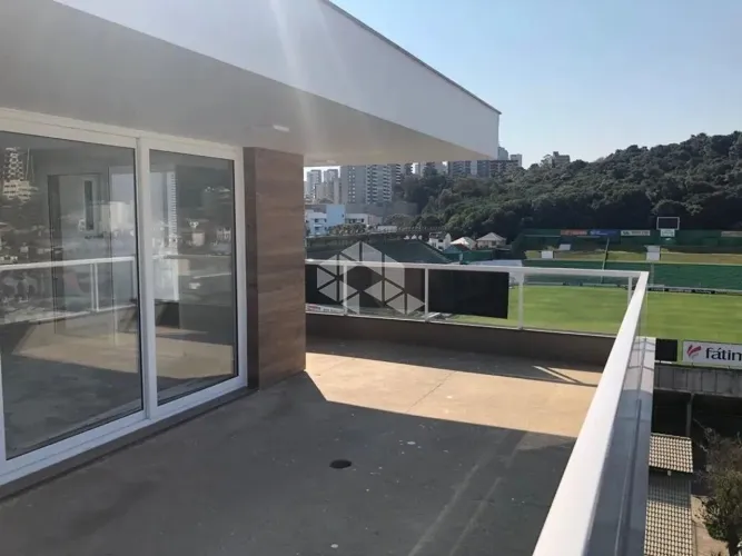 COBERTURA DUPLEX COM 03 SUÍTES E 03 VAGAS INDIVIDUAIS NO CENTRO DE CAXIAS DO SUL