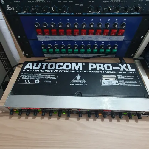 Compressor Behringer MDX1600