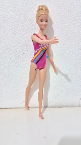 Boneca barbei Mattel Patinadora