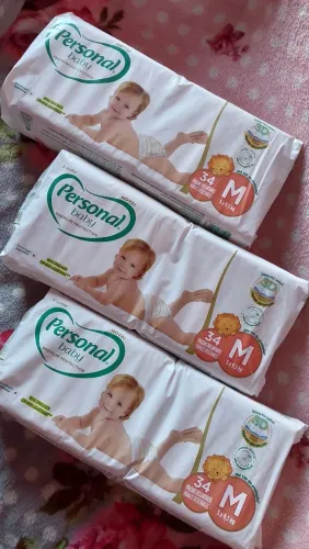 Kit três pacotes de fraldas personal Premium M com 34 unidades 