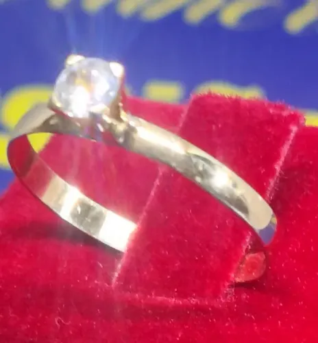 Anel Pedra Zircônia 4 mm Ouro 18 Kilates Peso 1,35 Gramas Fio 3 mm