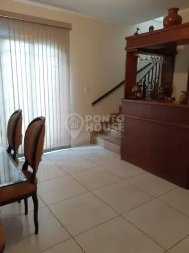 Casa à venda Jabaquara com 3 suítes, 2 vagas, quintal e piscina, aceita permuta