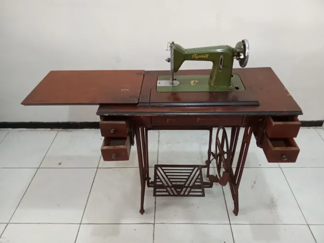 Máquina de Costura Vigorelli Vintage
