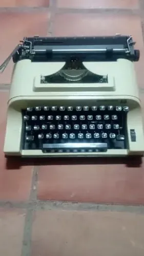 Máquina de escrever antiga