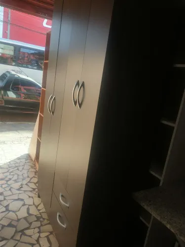 Guarda-Roupa Moderno e Espaçoso