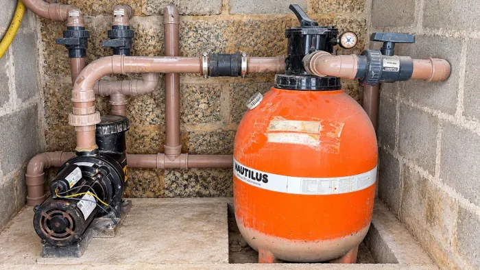Bomba de Piscina Jacuzzi com Motor WEG e Pré-Filtro - Funcionando