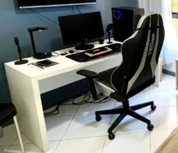 Cadeira Gamer + Mesa Gamer