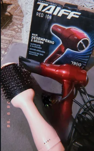 kit de secador, escova modeladora secadora elétrica e escova manual de cabelo 150 reais