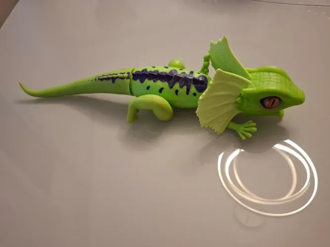 Lagarto robô Alive Candide