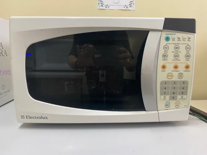 Microondas Defeito Retirada de Peças