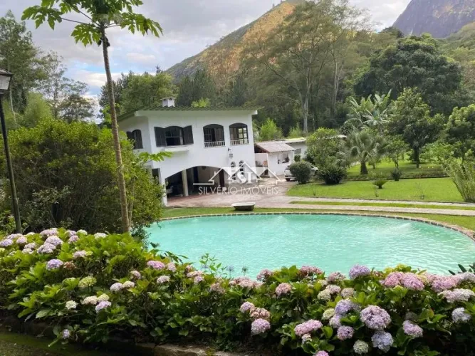 Casa- Petrópolis, Araras