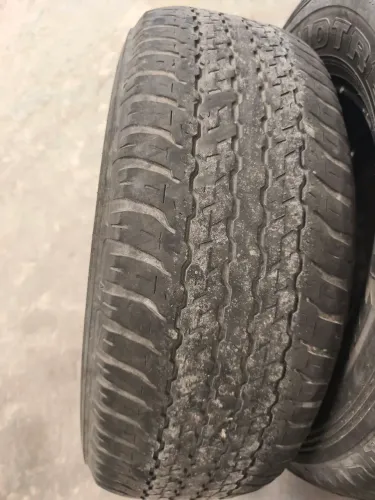 Vendo três pneus aro 16 perfil 265/70/16