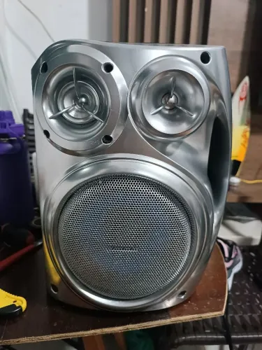 Caixa de som amplificada