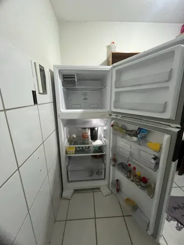 Geladeira Consul Frost Free 2 Portas - Ótimo Estado