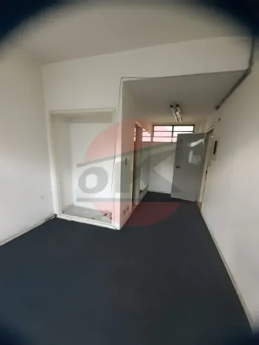 Ótima sala comercial a 4 quadras da estação de metrô Liberdade
