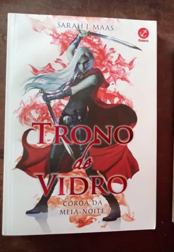 Livros coleção Trono de vidro - seminovo a partir de R$30 cada