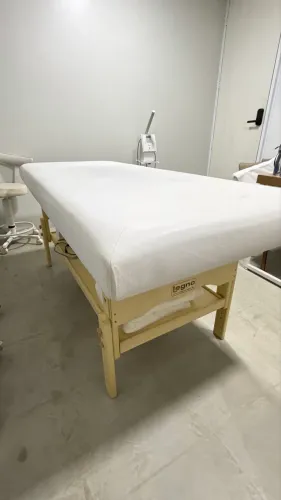 Maca de massagem estética legno com escada