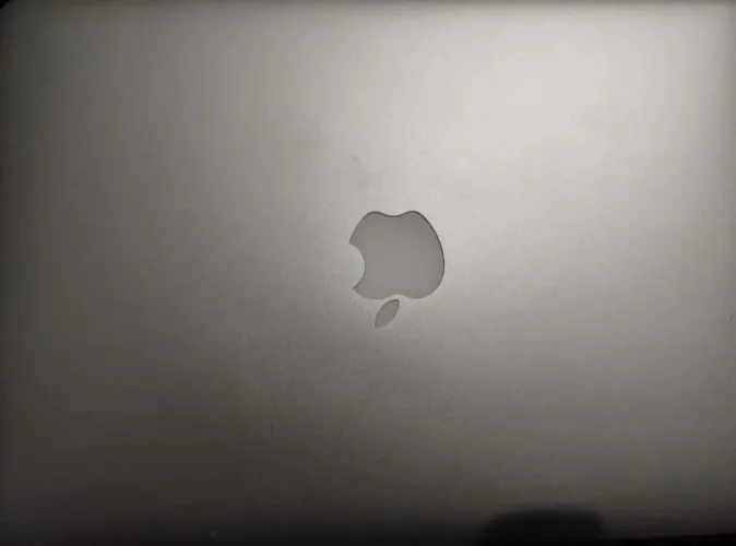 MACBOOK AIR 2017/18 256GB 8GB RAM TROCO POR PS4 OU XBOX ONE