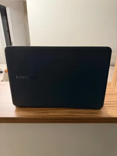 Vendo Notebook Samsung Essentials + kit completo
