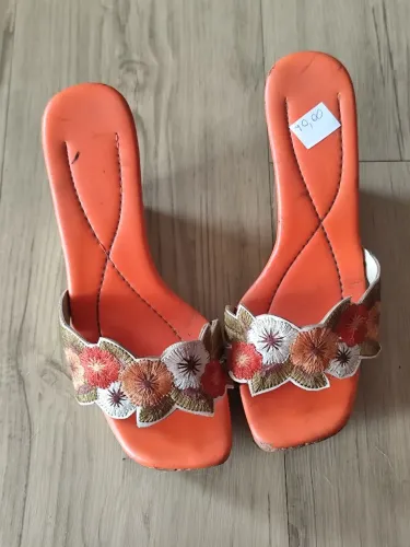 Vendo sandália anabela