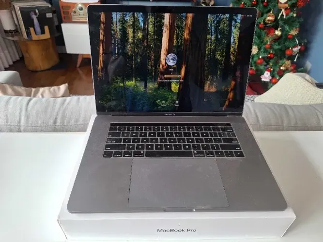 MacBook Pro i9 16GB (2019) - Touch Bar | Defeito na Touch Bar