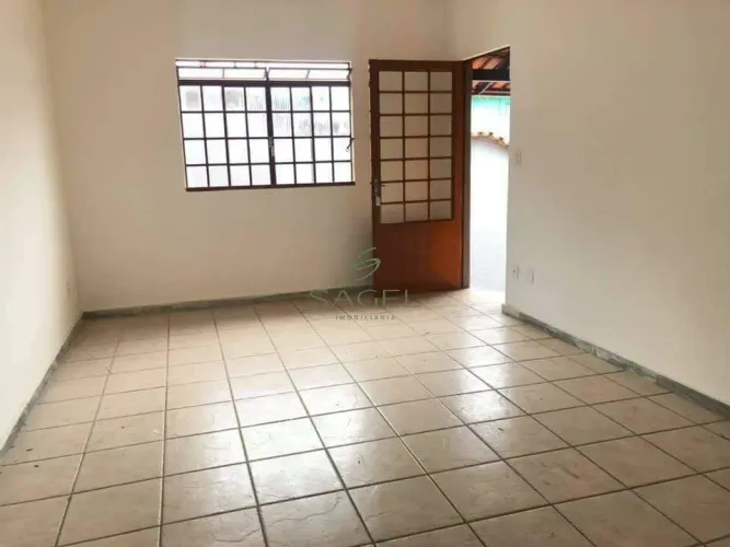 Casa geminada com 2 quartos para alugar no Aarão Reis