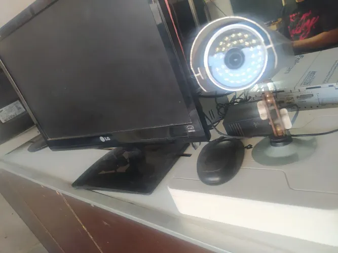 Vendo um monitor DVR e câmara