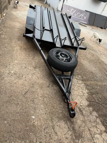 Carreta para transportar motos 