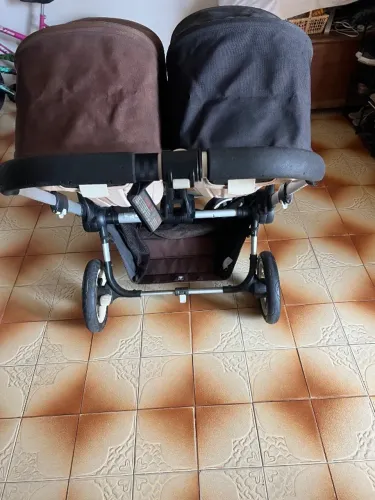 Carrinho de bebê gêmeos/duplo