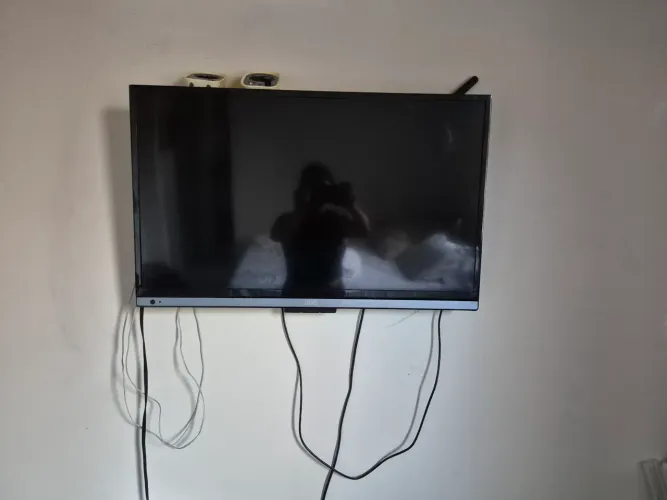 Kit Completo TV 32" AOC + Caixas de Som + Antena (Desapego em Brotas)