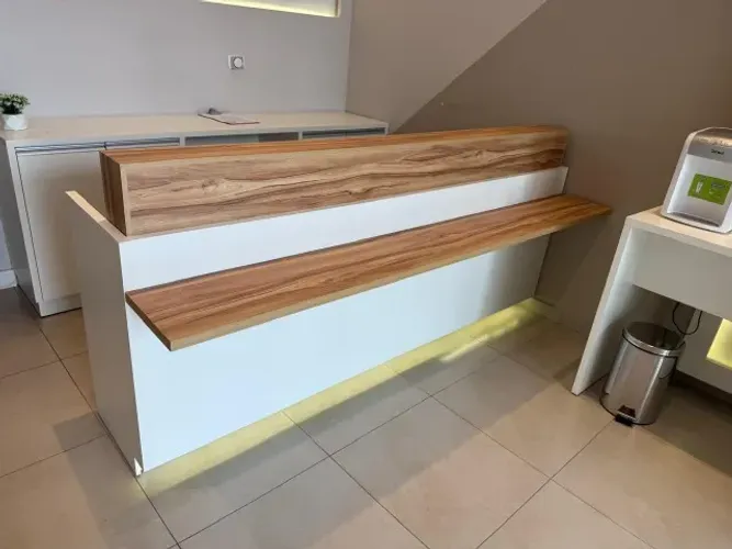 BALCÃO DE RECPECÇÃO