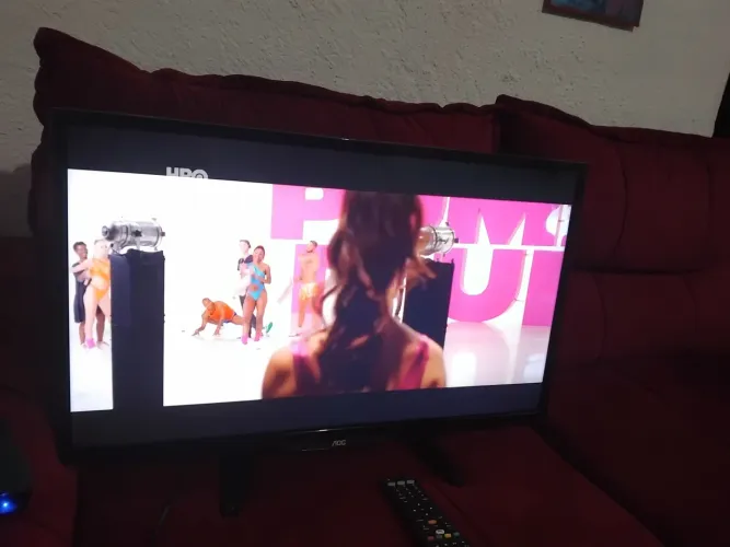 VENDO OU TROCO TV AOC 32 POLEGADAS. 