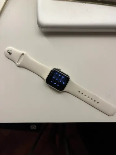 Apple Watch SE 3 40mm GPS Estelar + Pulseira Branca | NFe