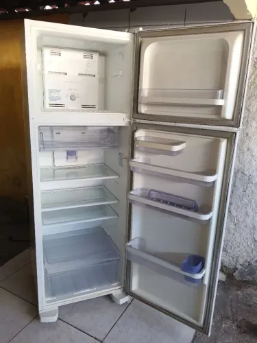 Geladeira Eletrolux Frost Free 370 litros 
