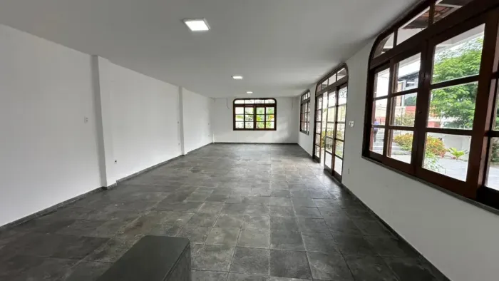 DOM PEDRO. CONJ. KISSIA. 5 QUARTOS SENDO 3 SUÍTES E 5 VAGAS, IDEAL PARA CLÍNICA E ESCRITÓR